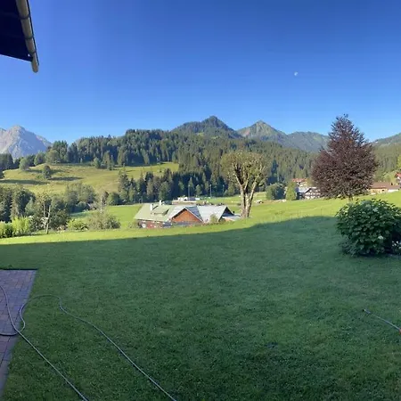 2 Am Auweg Διαμέρισμα